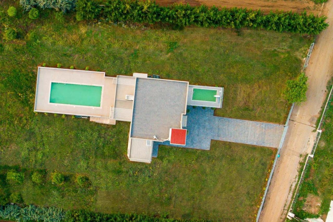 Io Luxury Pool & Hot Tub Suites プレベザ エクステリア 写真