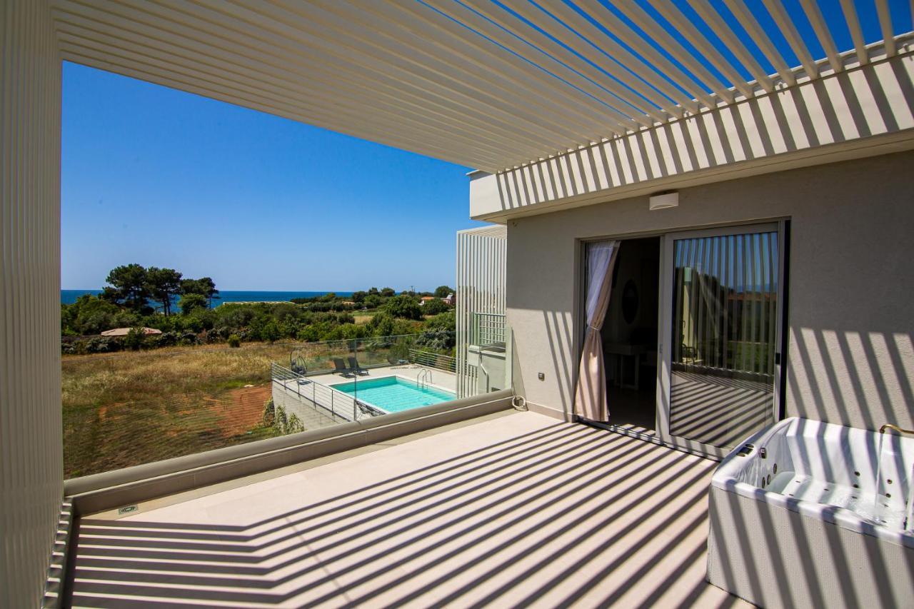 Io Luxury Pool & Hot Tub Suites プレベザ エクステリア 写真